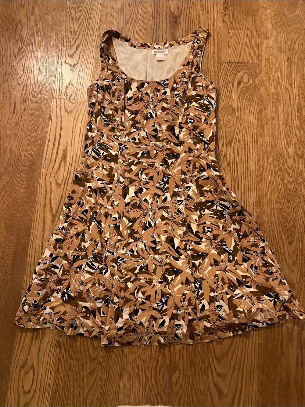 Kensie Girl Tan, Black & White Leaf-Print Sleeveless Casual Dress